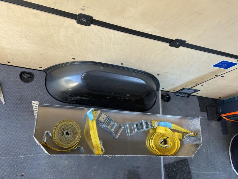 ALU Radkastenverkleidung mit Ablagefach für Transporter, Radkastenschutz