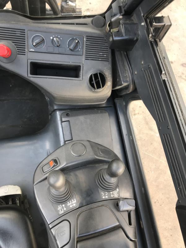 Elektro Gabelstapler Traglast 2500 kg mit Batterie aus Bj. 2019 + Ladegerät