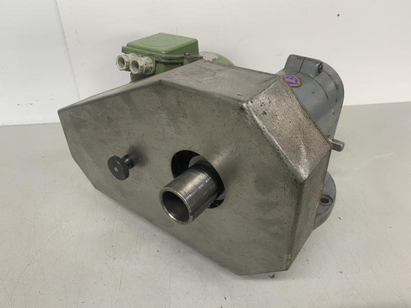 Vertikalfräskopf mit Pinolhub, Fräskopf mit Motorantrieb und MK5