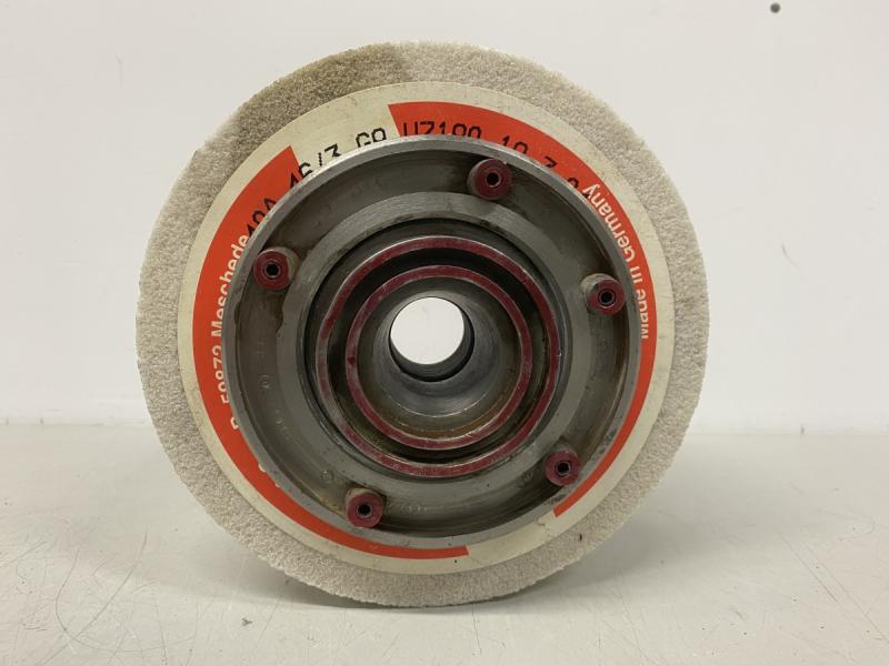 Schleifscheibenflansch mit Auswuchtgewichten für Topfschleifscheinbe, Flachschleifmaschine