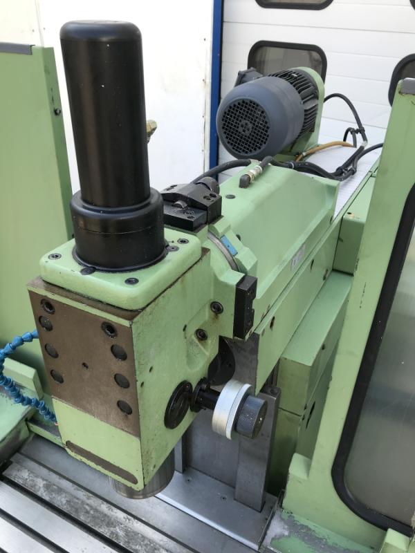 CNC Univ. Werkzeugfräsmaschine mit Steuerung GRUNDIG Contur 3 - DEFEKT