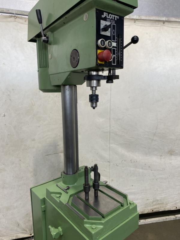 Gewindeschneidmaschine mit Leitpatronen, Bohrmaschine mit MK2