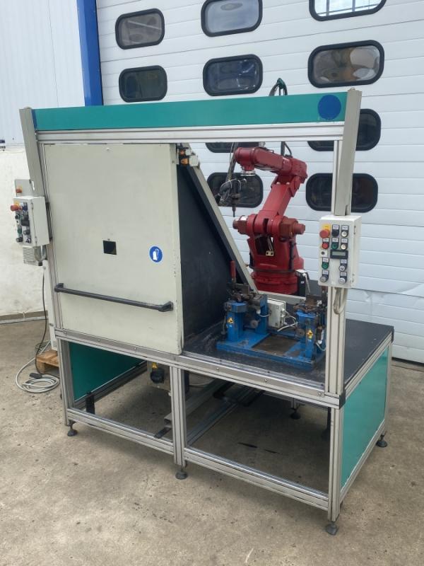 Schweißzelle mit 6-Achsen Industrieroboter, Schweißroboter