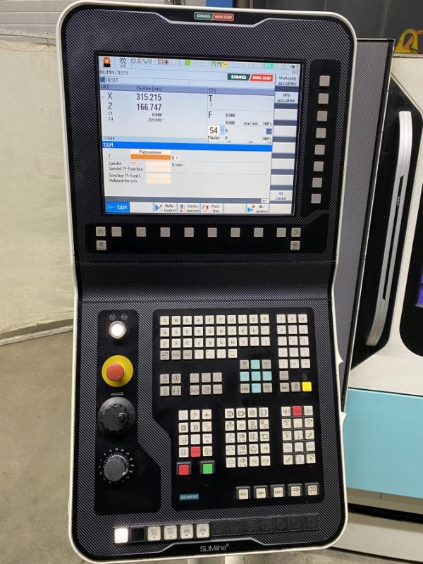 CNC Drehmaschine mit angetriebenen Werkzeugstationen