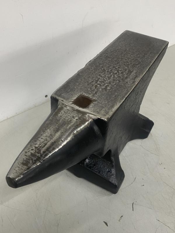 Amboss mit Rund- und Rechteckhorn Einheitsamboss, Böhmische Form