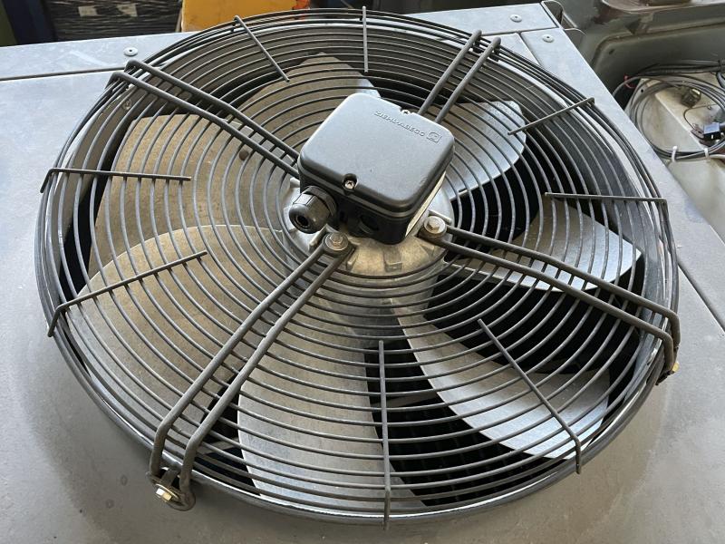 Trockenrückkühler - Flüssigkeits Rückkühler für Wasser-Glycolgemische, mit Axialgebläse