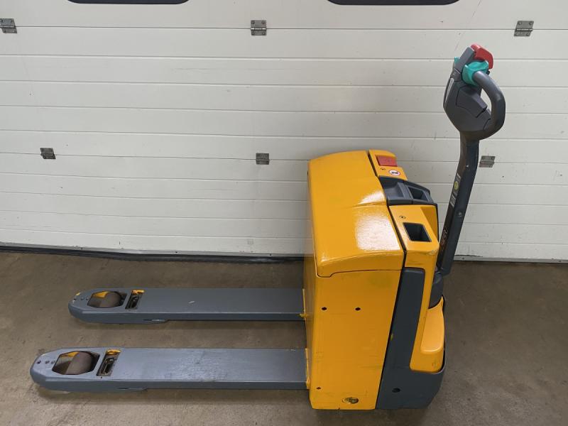 Elektro-Gehstapler, Niederflurhubwagen, Ameise, Deichselstapler