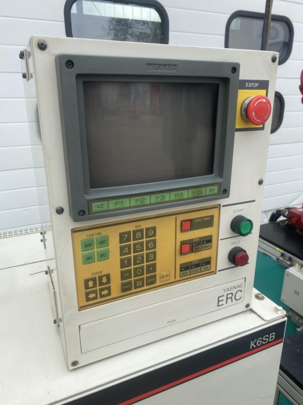 Schweißzelle mit 6-Achsen Industrieroboter, Schweißroboter