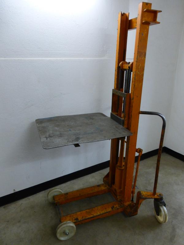 Hubtisch - Werkzeugwagen, Werkzeugheber, Werkstattheber, Traglast max. 600 kg