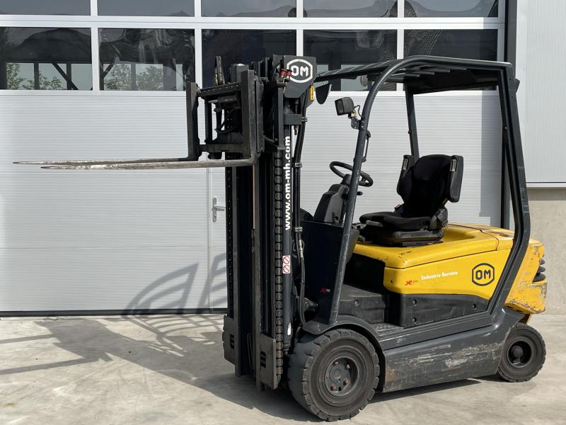 Elektro Gabelstapler Traglast 2500 kg, Hubhöhe 4340 mm mit Batterie aus Bj. 2022 + Ladegerät