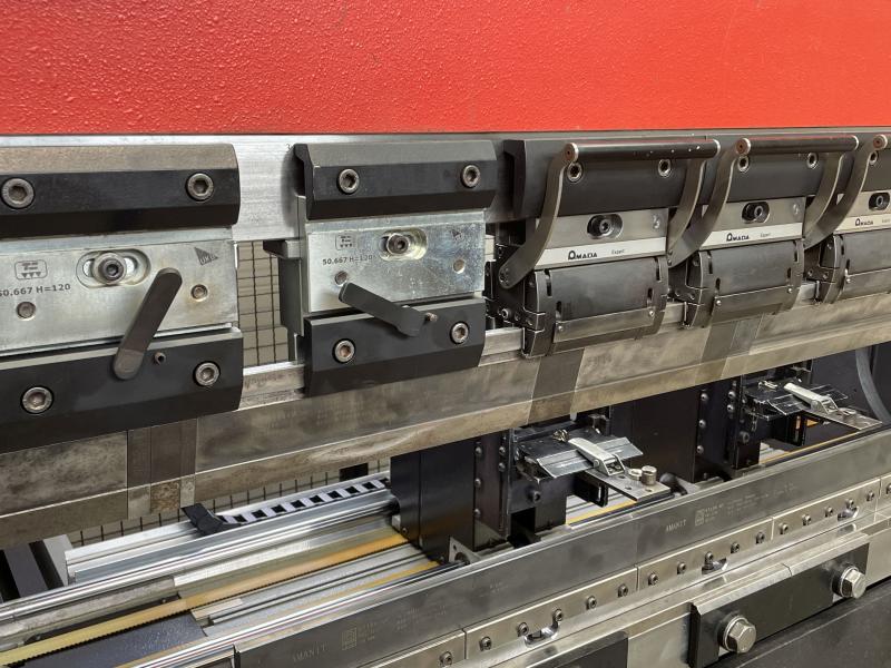 CNC Abkantpresse, Gesenkbiegemaschine mit 8-Achsen