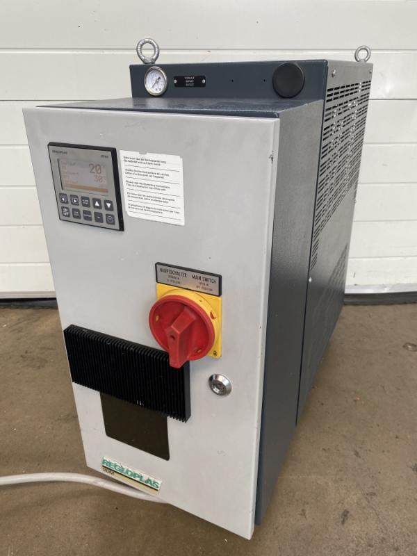 Universal Temperiergerät mit Elektroheizung und Anschlüssen für Fremdkühlung