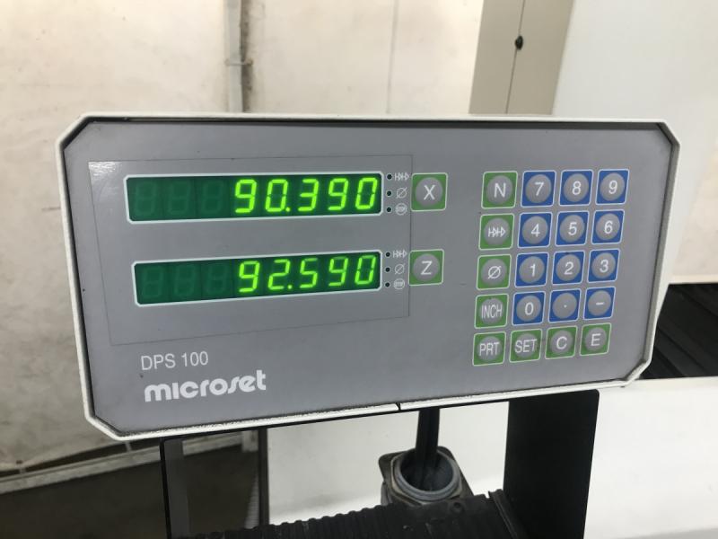 Werkzeugvoreinstellgerät mit Profilprojektor-Bildschirm Ø 100 mm Werkzeugvoreinstellgerät mit Profilprojektor-Bildschirm Ø 100 mm