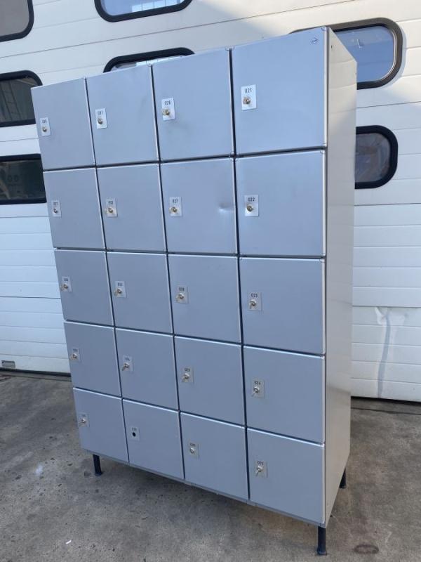 Schließfachschrank, Fächerschrank mit 20 Einzelschließfächern