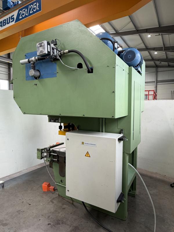Einständer Exzenterpresse