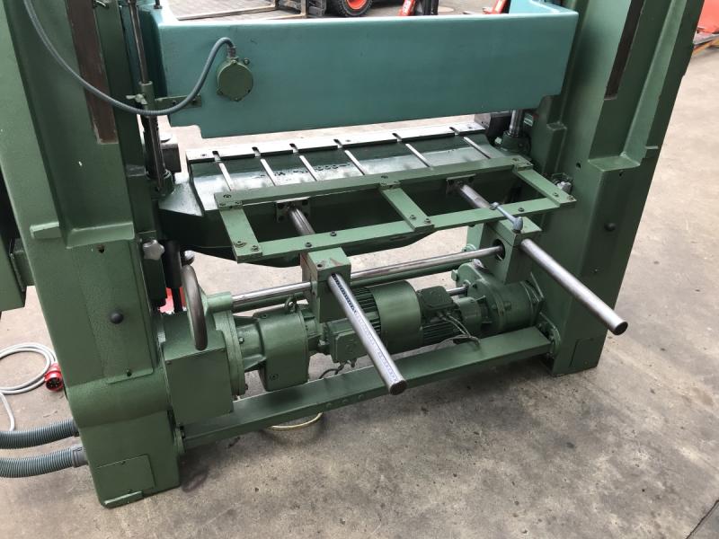 Schwenkbiegemaschine