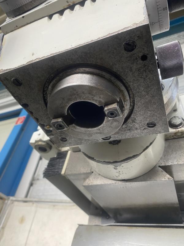 Werkzeugfräsmaschine mit CNC Steuerung Heidenhain TNC 124 Werkzeugfräsmaschine mit CNC Steuerung Heidenhain TNC 124