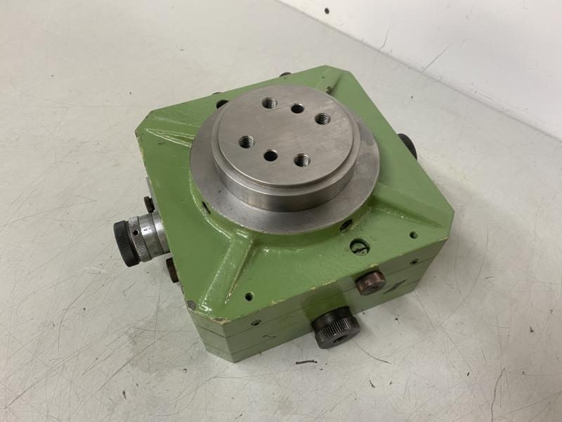 Kreuztisch mit Handrädern - Stempelfräseinrichtung