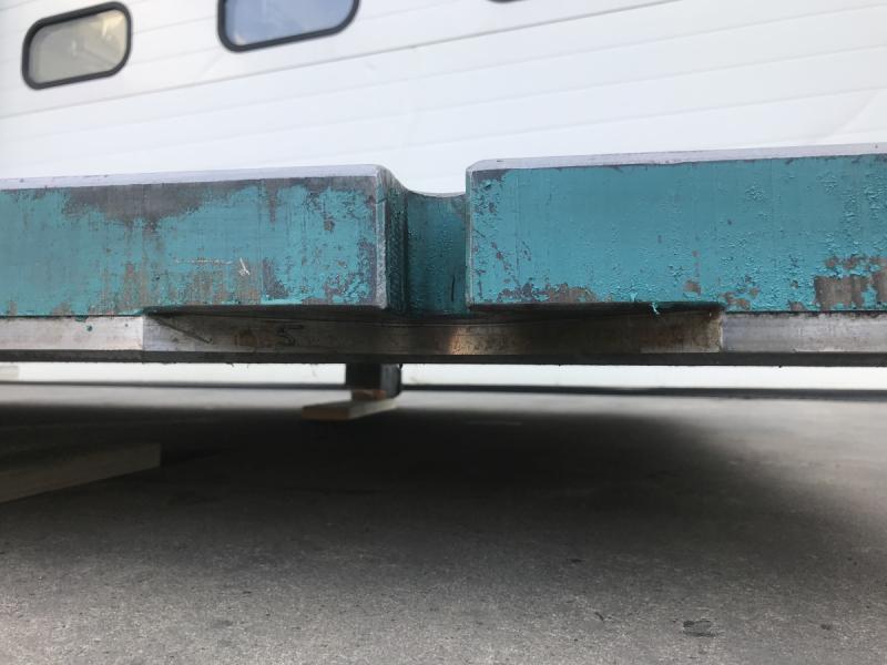 Richt- und Schweißplatte aus Stahl, Vollmaterial, Bearbeitete Stahlplatte aus einem Werkzeuggestell