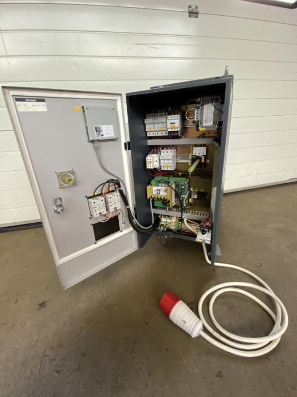 Universal Temperiergerät mit Elektroheizung und Anschlüssen für Fremdkühlung