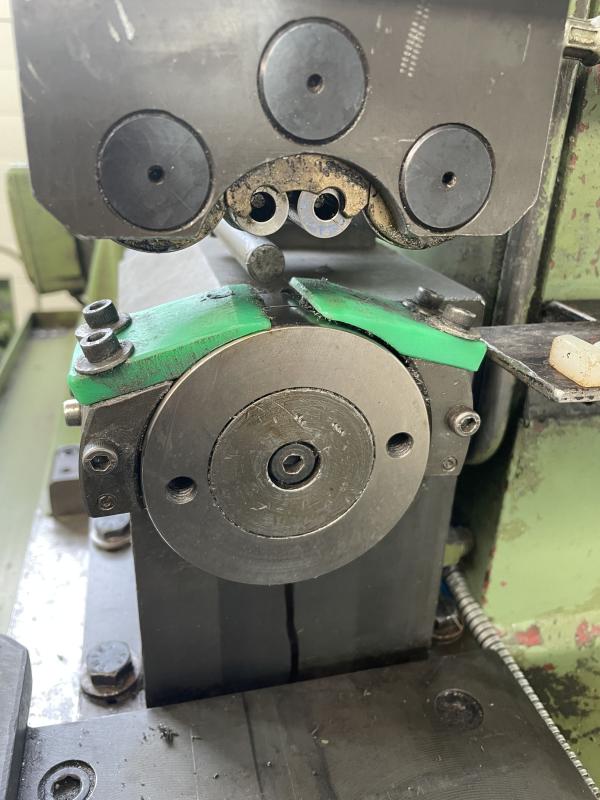 Spitzenlose Glattwalzmaschine, Prägepoliermaschine