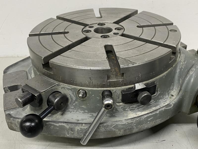 Rundtisch, Rundteiltisch mit Kurbel und Lochscheibe