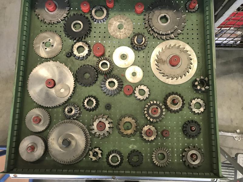 Posten Scheibenfräser (über 70 Stück), Sägeblätter, Schwalbenschwanzfräser,  Radiusfräser