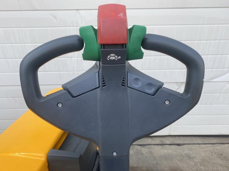 Elektro-Gehstapler, Niederflurhubwagen, Ameise, Deichselstapler Elektro-Gehstapler, Niederflurhubwagen, Ameise, Deichselstapler