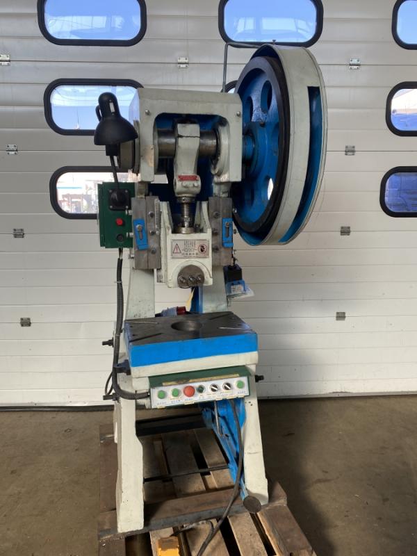 Einständer Exzenterpresse (Reparaturbedürftig)