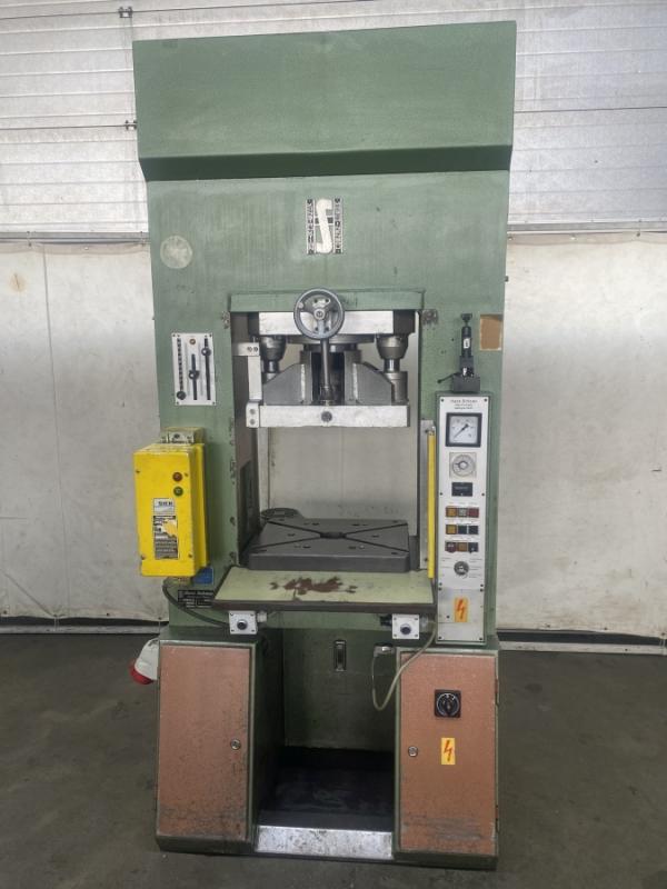 Doppelständer - Hydraulikpresse Doppelständer - Hydraulikpresse