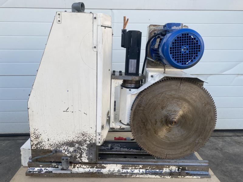 Gehrungs Kappsäge für Alu (Sonder-Maschinenbau mit 4 Servomotoren) Gehrungs Kappsäge für Alu (Sonder-Maschinenbau mit 4 Servomotoren)