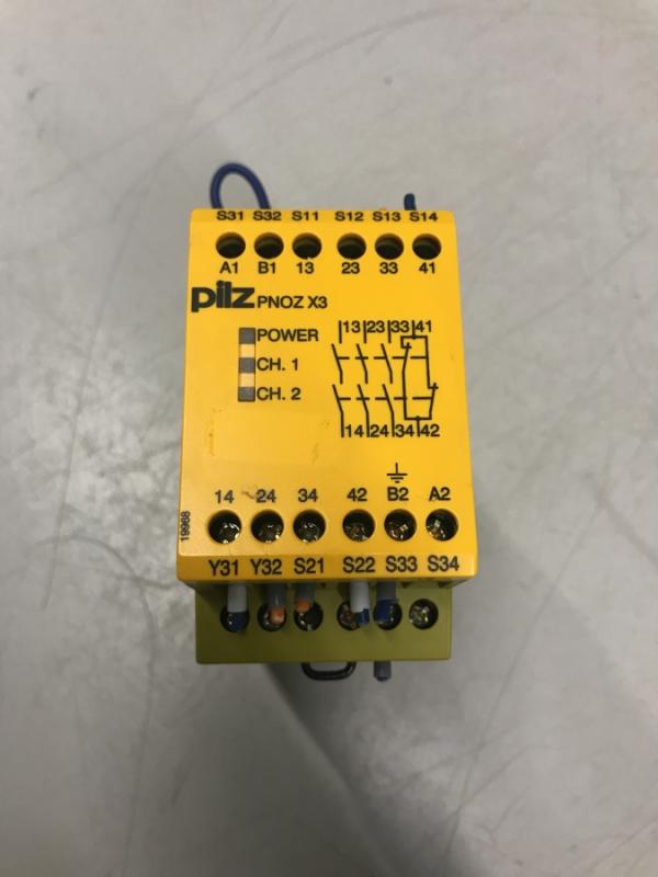 Sicherheitsschaltgerät, Sicherheitsrelais, Safety Relay, Not-Aus Relais Notaus