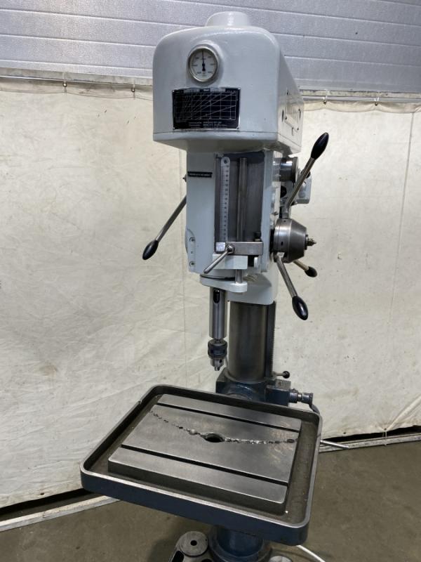 Säulenbohrmaschine