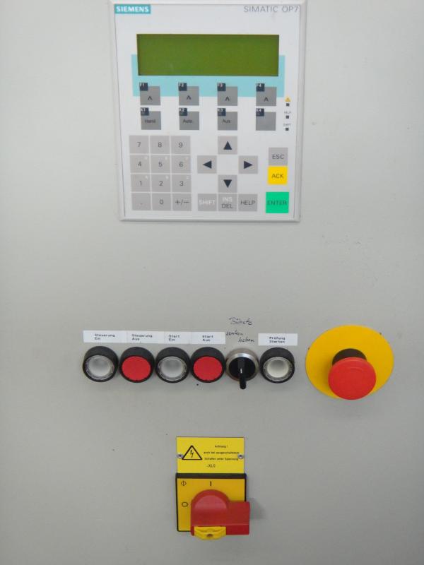 Schaltschrank, Steuerschrank mit elektrischen Bauteilen, SIEMENS Simatic OP7