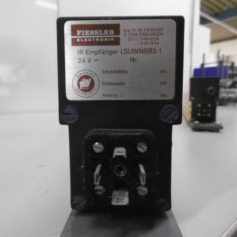 Mehrstrahl- Sicherheits- Lichtschranke, 1 Sender + 1 Empfänger