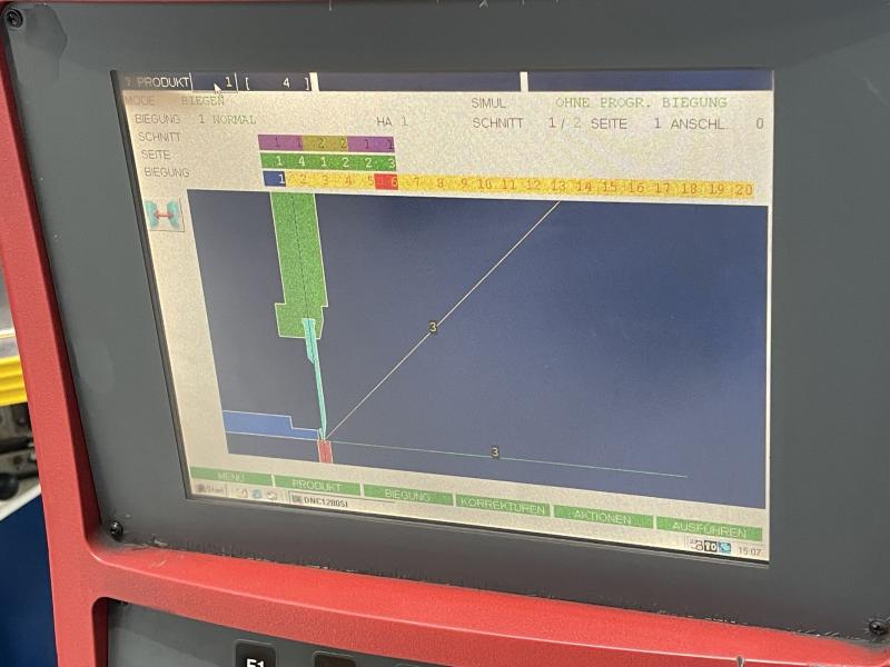 CNC Abkantpresse mit 6-Achsen Hinteranschlag und CYBELEC Steuerung