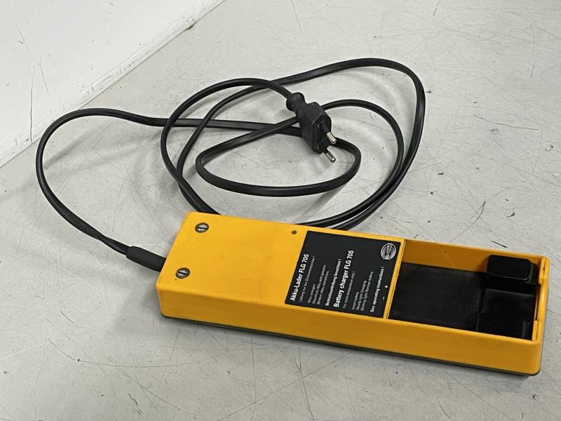 Ladegerät, Batterieladegerät für Funksender Akku für Kranfernsteuerung, Akku-Lader 6 Volt