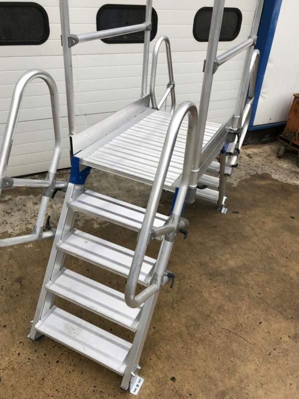 Stationäre Podestleiter, Plattformtreppe, Aluleiter, Überstieg
