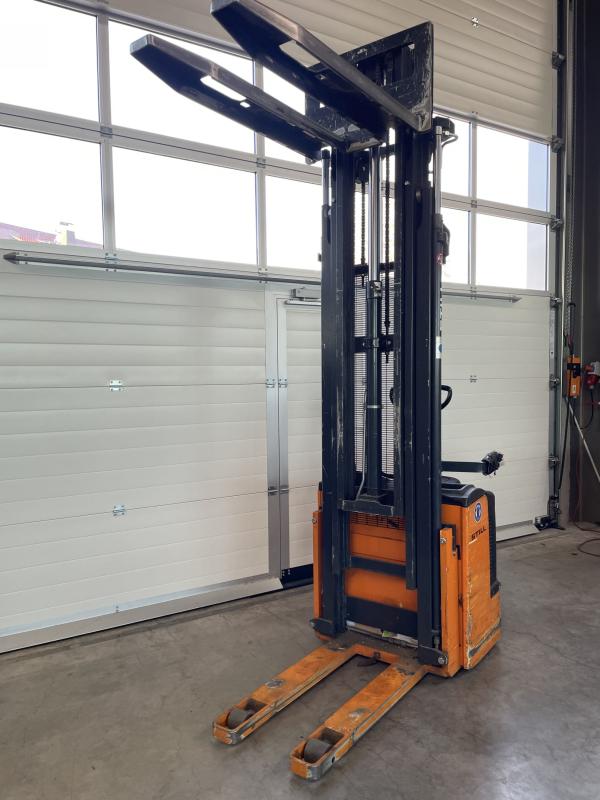 E-Deichselstapler, Elektro-Gehstapler, Mitfahr-Deichselstapler 1400 kg, Hubhöhe 5475 mm E-Deichselstapler, Elektro-Gehstapler, Mitfahr-Deichselstapler 1400 kg, Hubhöhe 5475 mm
