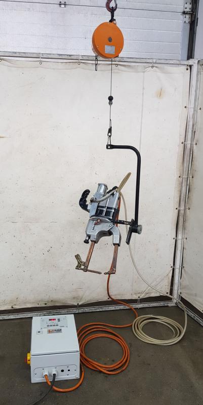 Punktschweißzange mit Steuerung DALEX RS 17 und Balancer