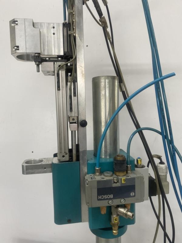 Vibrationsförderer als Schraubenzuführung mit pneumatik Schrauberstativ Eco Line
