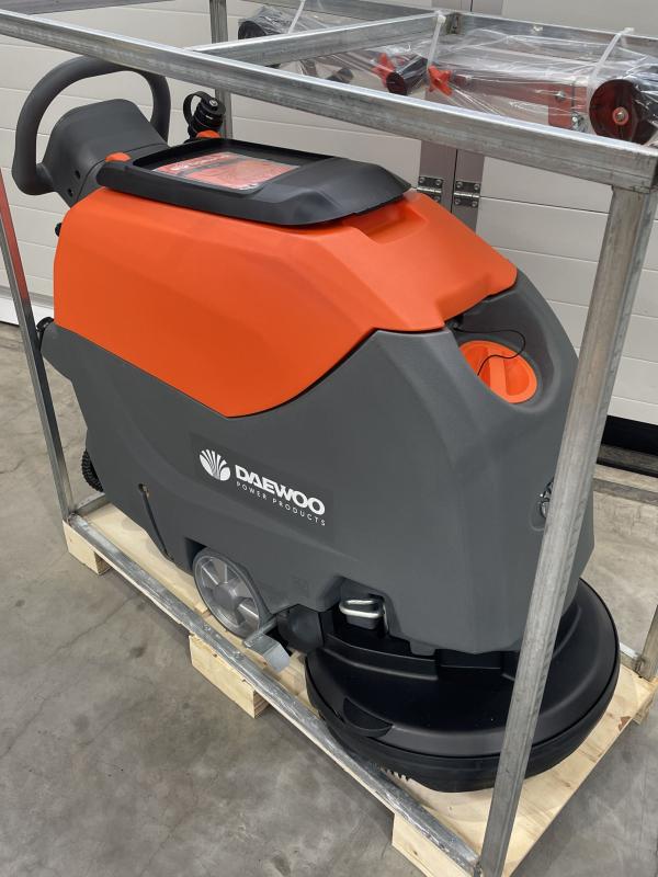 Neue Scheuersaugmaschine, Bodenreinigungsmaschine