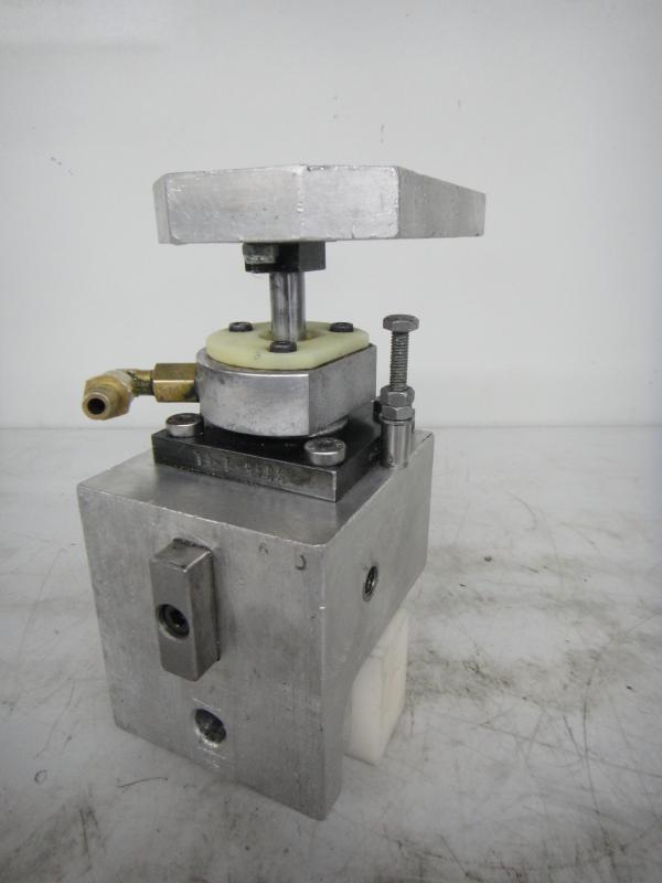 Pneumatische Schwenkspanner DE-STA-CO Schwenkzylinder, Schwenkantrieb, Druckluftspanner